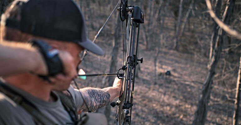 Hunter using Broadhead rangefinder Hunter using Broadhead rangefinder