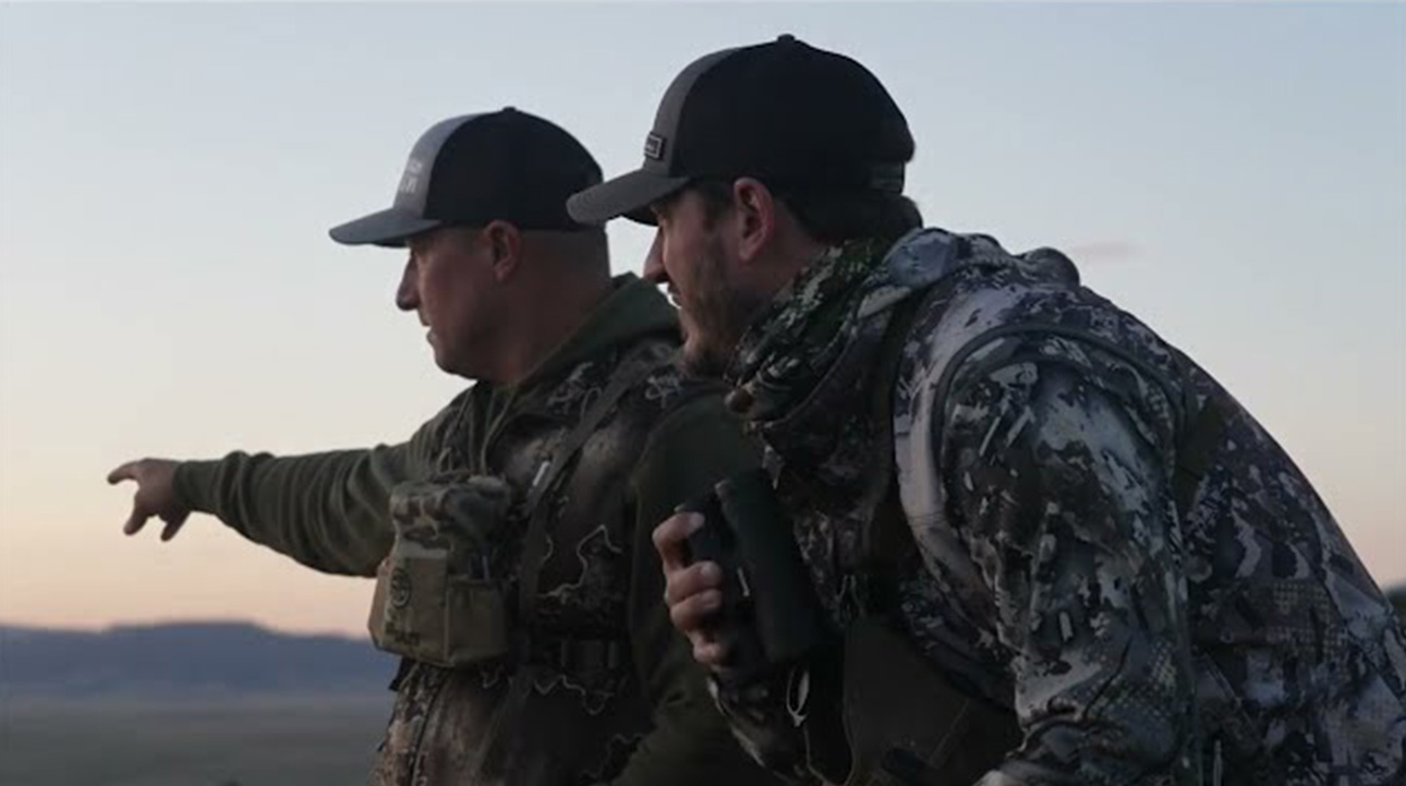 How to select binos Two hunters standing in the sunset